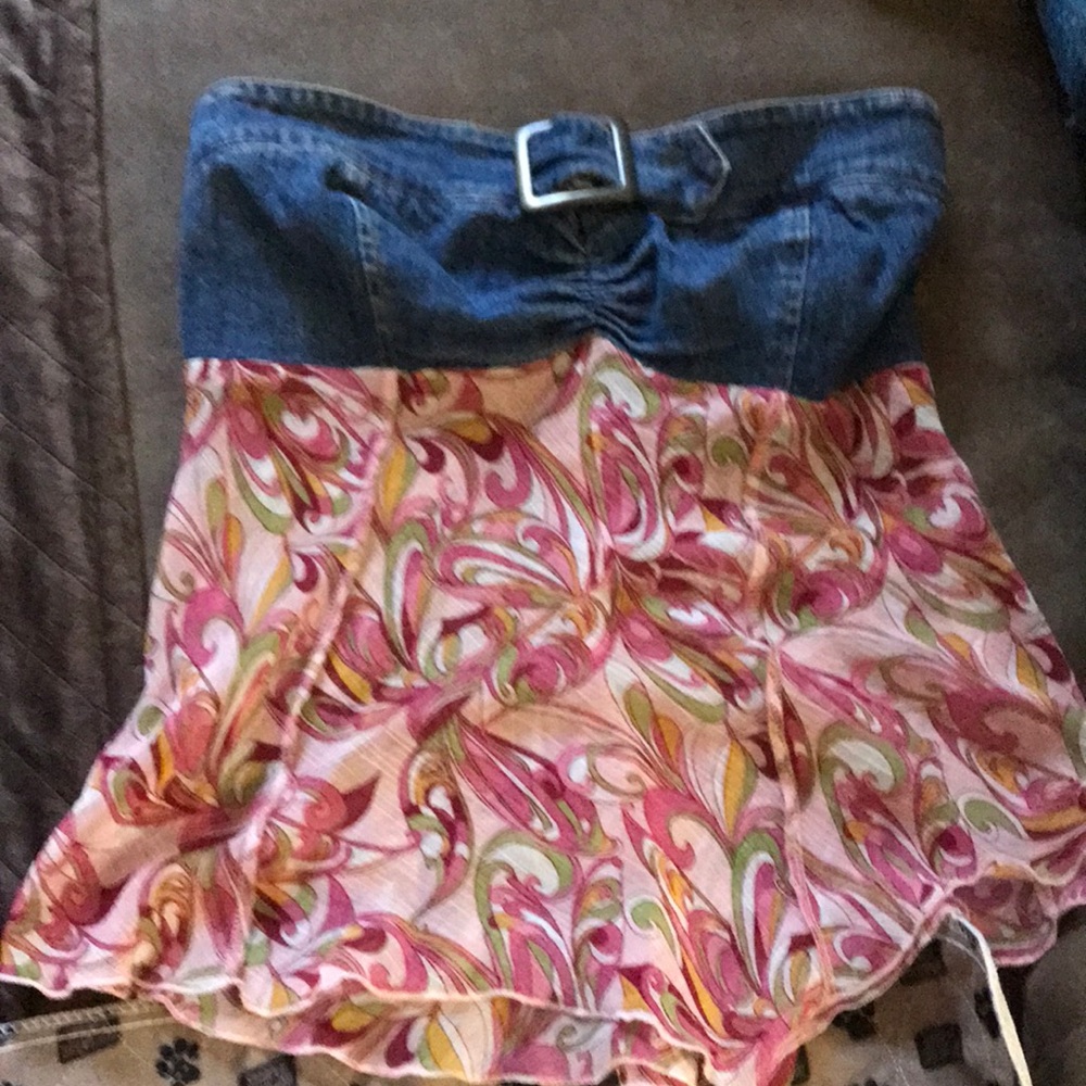Ladies top. Strapless wet seal brand.